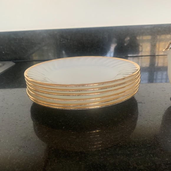 Vintage Fire King Milk Glass and Gold Set of 6 Plates with Sugar and Creamer - Picture 6 of 11